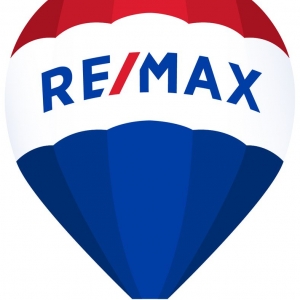 Photo of Michelle Vecchio - RE/MAX Select Realty
