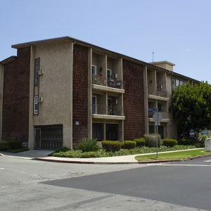 Photo of 3708 Watseka Apartments