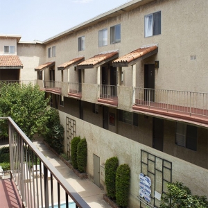 Photo of 3708 Watseka Apartments