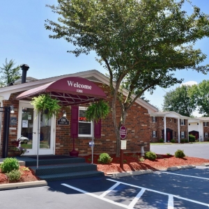 Photo of Mayfair Apartments