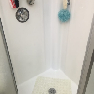 Photo of JR Tub and Countertop Refinish