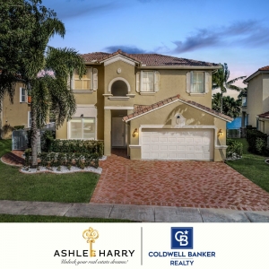 Photo of Ashlee Harry - Coldwell Banker Realty