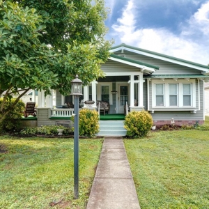Photo of Gwen Samms - Realtor