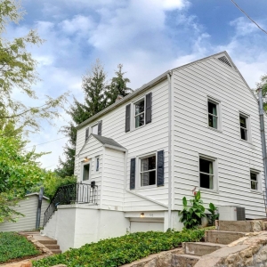 Photo of Gwen Samms - Realtor