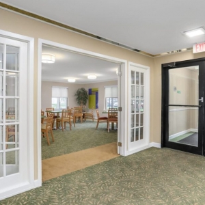 Photo of Farmington Oaks Apartments