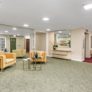 Photo of Farmington Oaks Apartments