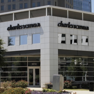 Photo of Charles Schwab
