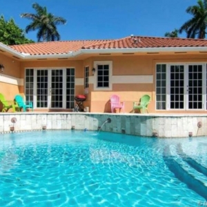 Photo of Miami Real Estate Shop