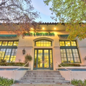 Photo of Farmers & Merchants Bank
