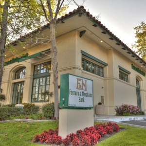 Photo of Farmers & Merchants Bank