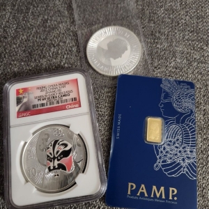 Photo of Mac's Coins & Collectables