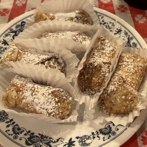Photo of Genitti's Hole-In-the-Wall