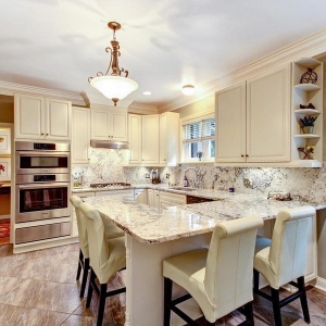Photo of Liz Bobeck Realtor