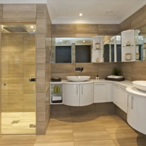 Photo of Lakeside Glass & Mirror