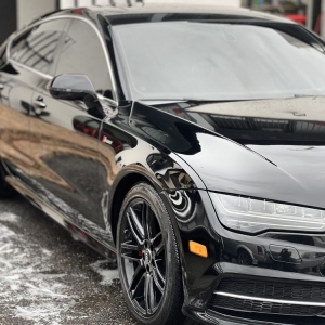 Photo of Splashy Wavy Luxury Detailing