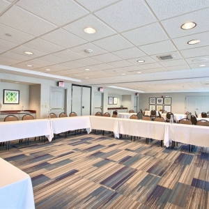 Photo of Holiday Inn Express & Suites Milwaukee Airport