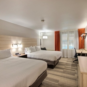 Photo of Holiday Inn Express & Suites Milwaukee Airport