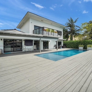 Photo of Real Estate Jayda