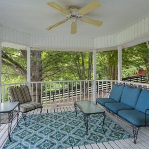 Franklin Nashville's Home Hunters - Benchmark Realty
