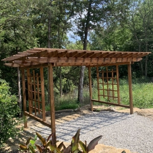 Photo of PickNix Deck and Fence Staining