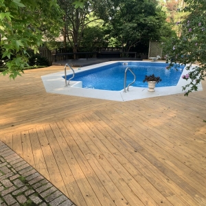 Photo of PickNix Deck and Fence Staining
