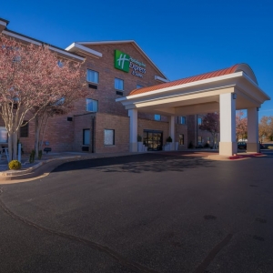 Photo of Holiday Inn Express & Suites Edmond