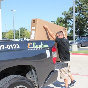 Bedford ECustom Couriers