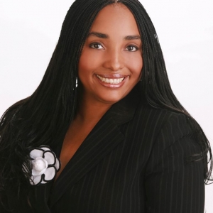 Photo of Theresa Barron, Real Estate Broker