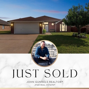 Photo of John GunnelsÂ - JPAR Real Estate