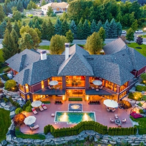Photo of Jan Stone - Real Estate One
