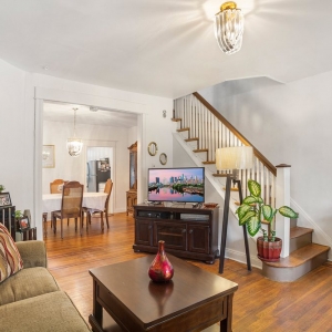 Photo of Brenda Beiser - Redfin