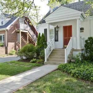 Photo of Econize Closets & Blinds
