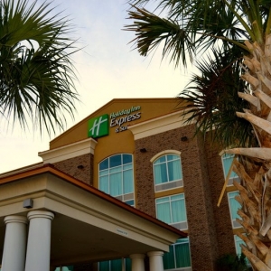 Photo of Holiday Inn Express & Suites Charleston Arpt-Conv Ctr Area