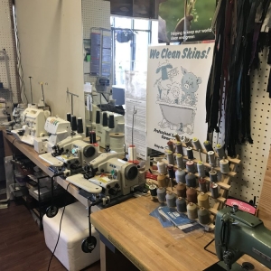 Redwood City Lara's Cleaners & Alterations