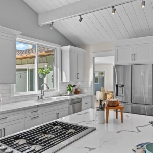 Union City Grand Forest Cabinetry