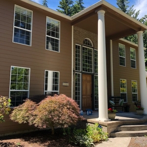 Photo of Diamond Window and Gutter Cleaning