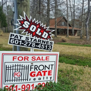 Photo of Pat Starnes - Front Gate Realty