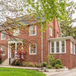 Photo of Roz Byrne - ROZ Real Estate