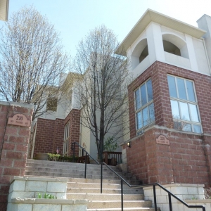 Photo of Roz Byrne - ROZ Real Estate