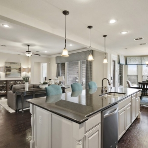 Photo of Vivian Real Estate Group - Compass