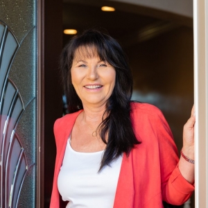 Photo of Petra Richardson, Realtor
