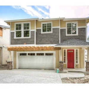Photo of Carrie Foley- Compass Real Estate