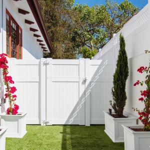 Photo of Vinyl Fence LA