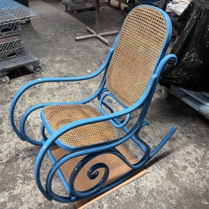 Photo of Oscar's Furniture Refinishing
