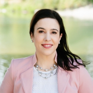 Photo of Beth Traverso- Re/Max Northwest Realtors