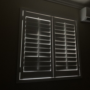 Photo of Top Wood Shutter