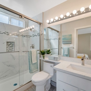 Photo of Leo Poon Realty