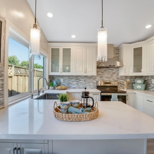 Photo of Leo Poon Realty