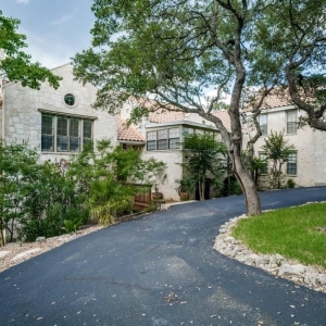 Photo of Terri Taylor - Luxury Real Estate