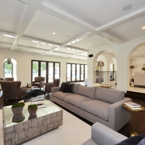 Beverly Hills Lifestyle Saint